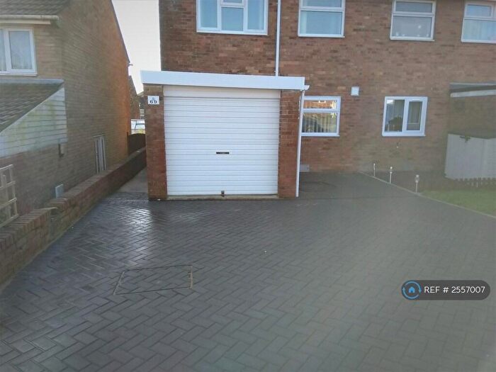 3 Bedroom Semi-Detached House To Rent In Cae Bracla, Bridgend, CF31