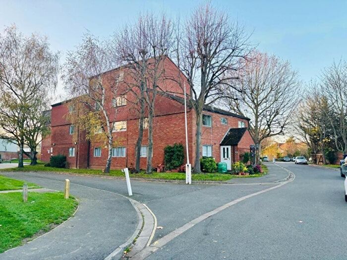 2 Bedroom Flat For Sale In Cranston Close, Hounslow, TW3