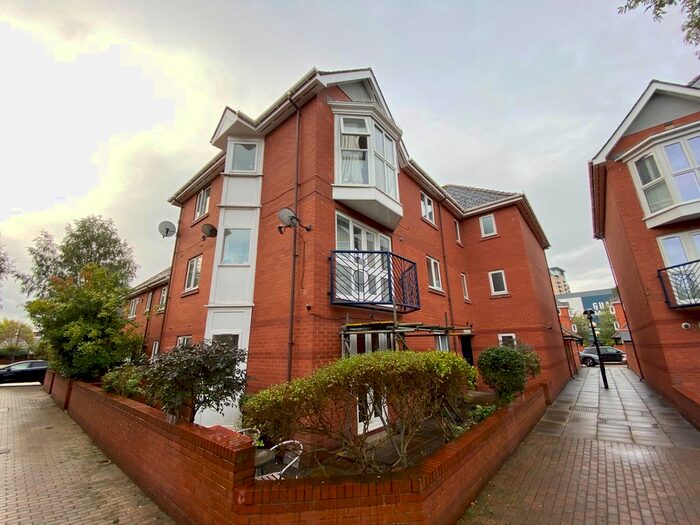 2 Bedroom Flat To Rent In Winnipeg Quay, Salford, M50