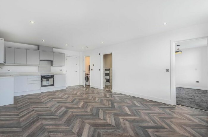 1 Bedroom Flat To Rent In London Heights, London Road, Camberley, GU15