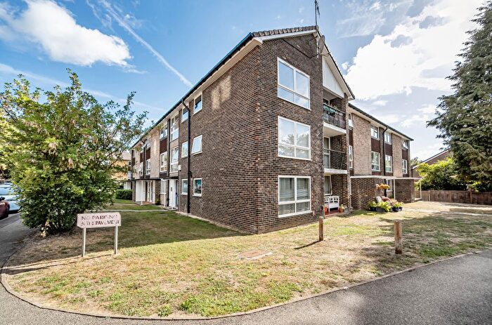 2 Bedroom Flat For Sale In Broadlands Court, Bracknell, Bracknell Forest, RG42
