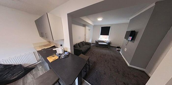 3 Bedroom House To Rent In Thornville Row, Leeds, LS6