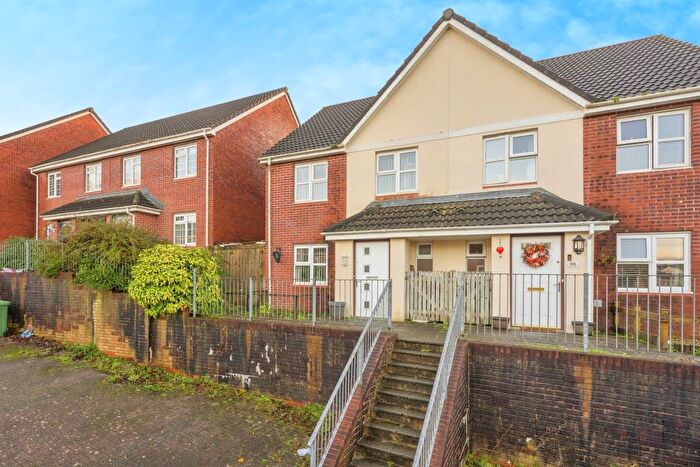 3 Bedroom Semi-Detached House For Sale In Highglen Drive, Plymouth, PL7