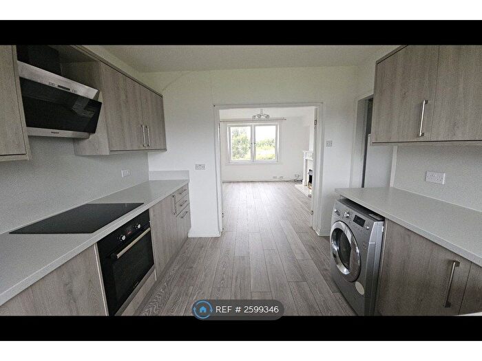 3 Bedroom Flat To Rent In Glasgow Road, Camelon, Falkirk, FK1