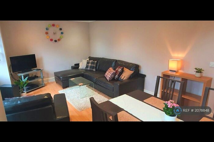 2 Bedroom Flat To Rent In Tide Close, Mitcham, CR4
