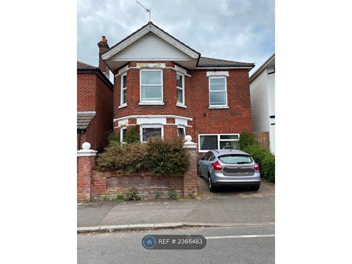 2 Bedroom Flat To Rent In Hanley Road, Southampton, SO15