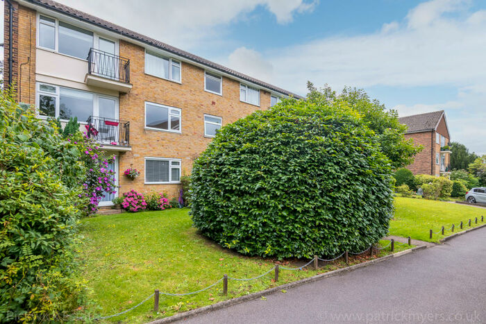 2 Bedroom Flat To Rent In Embassy Gardens, BR3