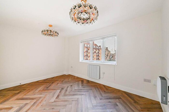1 Bedroom Flat For Sale In St Martins House, Camden, London, NW1
