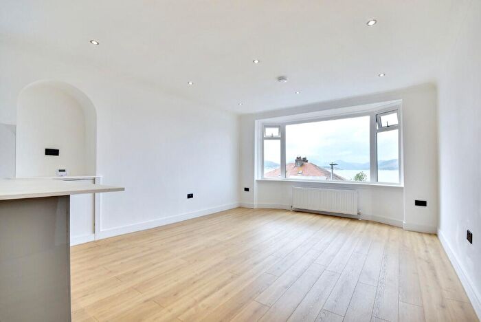 3 Bedroom Flat To Rent In Levanne Place, Inverclyde, Gourock, PA19