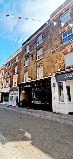 2 Bedroom Flat To Rent In High Street, Gravesend, Kent, DA11