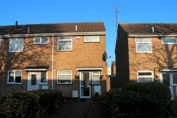 2 Bedroom End Of Terrace House To Rent In Lullington Close, Luton, LU2