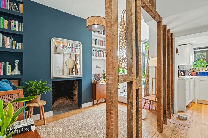 1 Bedroom Apartment For Sale In Cricketfield Road, London, E5