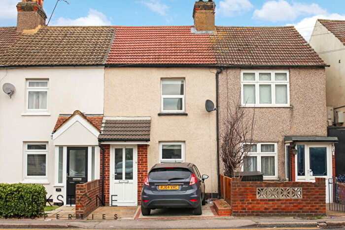 2 Bedroom Terraced House To Rent In Wennington Road, Rainham, RM13