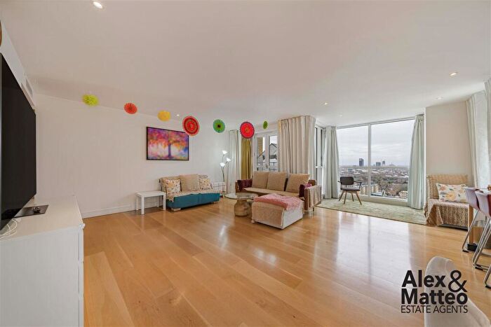 3 Bedroom Flat To Rent In Westferry Circus, Canary Wharf, E14