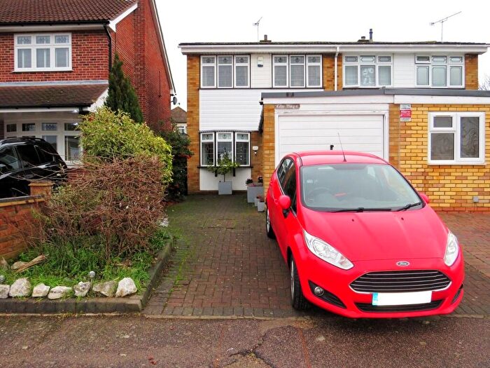 3 Bedroom Semi Detached House For Sale In Bodell Close, North Grays, Essex, RM16