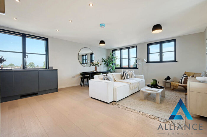 2 Bedroom Apartment To Rent In Harley House, Blake Hall Road, Wanstead, London, E11