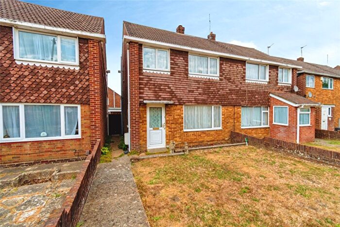 3 Bedroom Semi-Detached House For Sale In Butts Road, Southampton, Hampshire, SO19