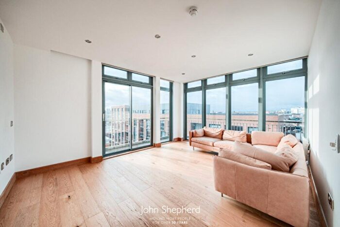 3 Bedroom Flat For Sale In Islington Gates, Newhall Street, Birmingham, B3