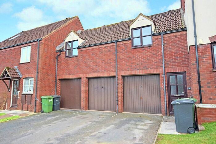 2 Bedroom Flat To Rent In Pinhoe, Exeter, Devon, EX1