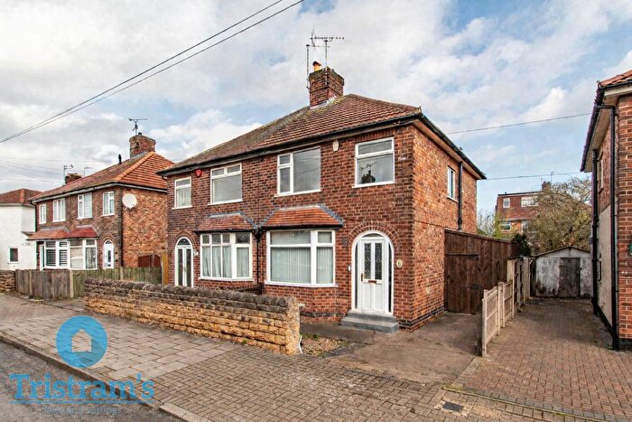 3 Bedroom Semi Detached House For Sale In Beech Avenue, Beeston, NG9