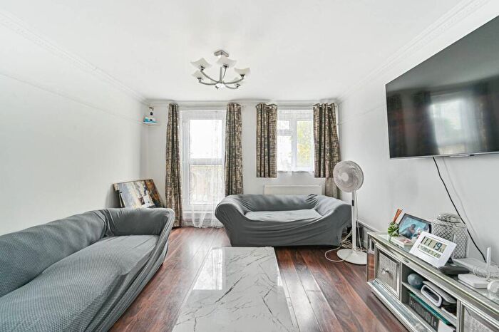 1 Bedroom Flat For Sale In Kirkham Road, Plumstead, London, SE18