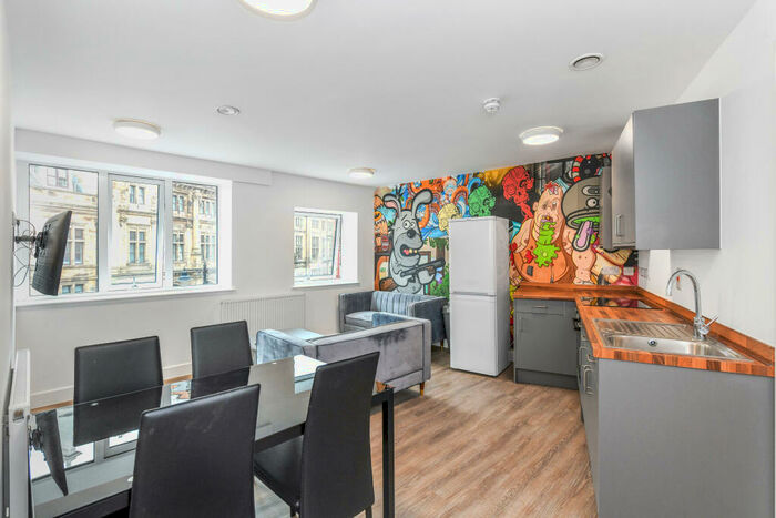 3 Bedroom Apartment To Rent In King Street, The City, NG1