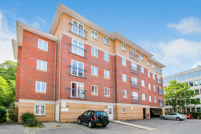2 Bedroom Apartment To Rent In Cardinal House, Farnborough, Hampshire, GU14