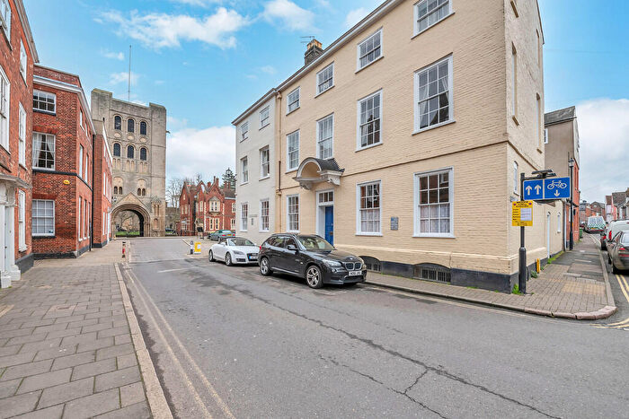 4 Bedroom Town House For Sale In Churchgate Street, Bury St. Edmunds, IP33