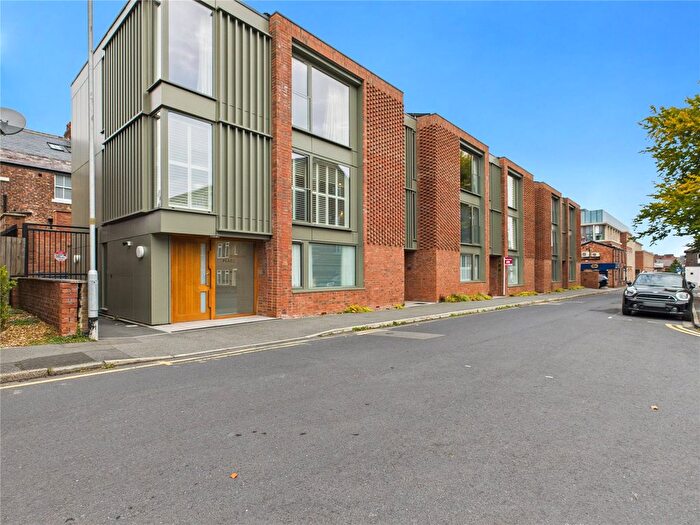 2 Bedroom Flat For Sale In New Street, Altrincham, Greater Manchester, WA14