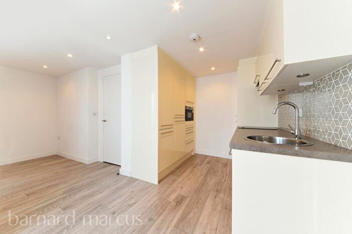 Studio To Rent In London Road, Cheam, Sutton, SM3