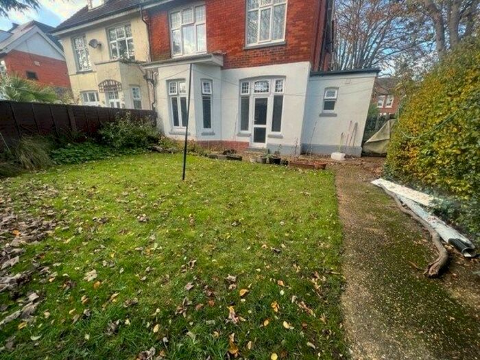 3 Bedroom Flat To Rent In St Clements Road, Bournemouth, BH1