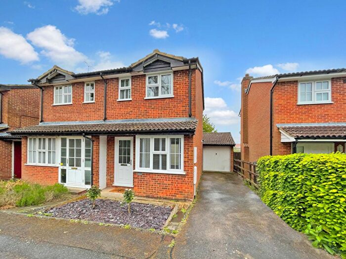 1 Bedroom Semi-Detached House For Sale In Black Acre Close, Amersham, HP7