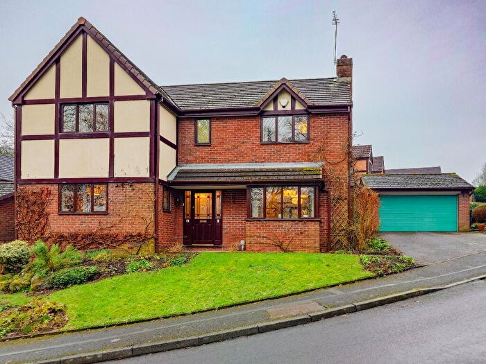4 Bedroom Detached House For Sale In Oaklands Road, Godley, Hyde, Greater Manchester, SK14
