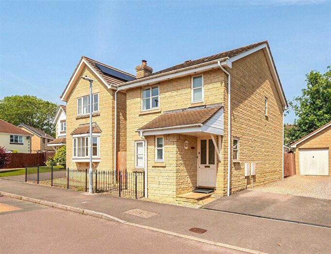 3 Bedroom Detached House For Sale In Meadowsweet Drive, Calne, SN11