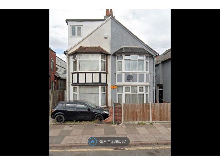 5 Bedroom Semi-Detached House To Rent In St. Barnabas Road, Leicester, LE5