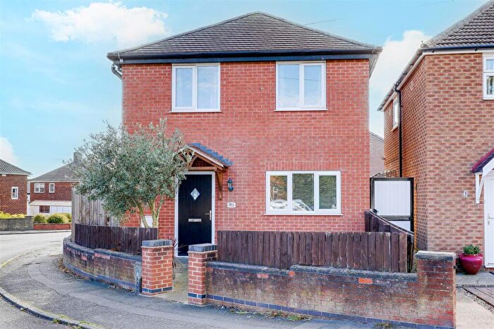 3 Bedroom Detached House For Sale In Stanhope Crescent, Arnold, Nottinghamshire, NG5