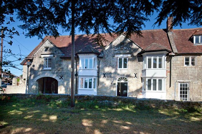 3 Bedroom Duplex For Sale In Tisbury, SP3