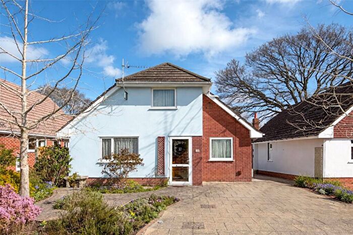 4 Bedroom Detached House For Sale In Elm Avenue, Christchurch, Dorset, BH23