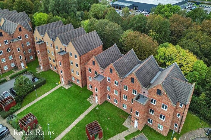 2 Bedroom Apartment For Sale In Tapton Lock Hill, Chesterfield, Derbyshire, S41