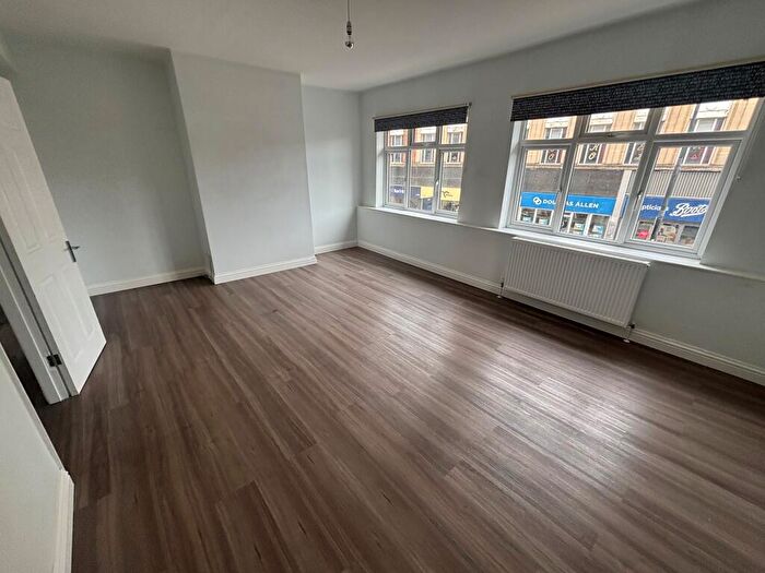 2 Bedroom Flat To Rent In High Street, Hornchurch, RM12