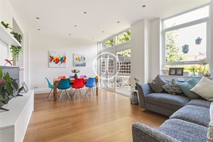 4 Bedroom Detached House For Sale In Westchester Drive, London, NW4