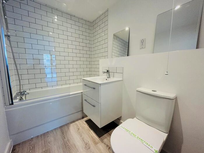 2 Bedroom Apartment To Rent In Erasmus Drive, Derby, DE1