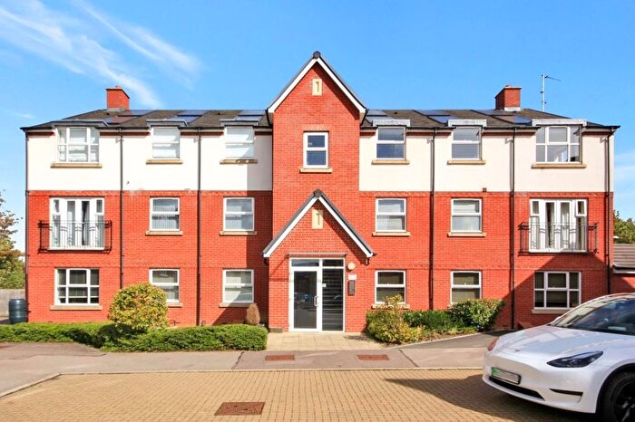 2 Bedroom Flat For Sale In Tyne Way, Rushden, NN10