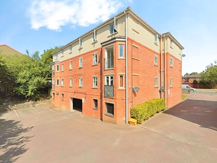 2 Bedroom Flat For Sale In Stanningley Road, West Yorkshire, Leeds, LS13