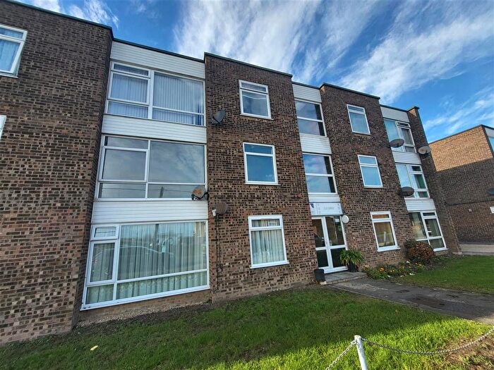 2 Bedroom Flat For Sale In Eastern Esplanade, Canvey Island, SS8