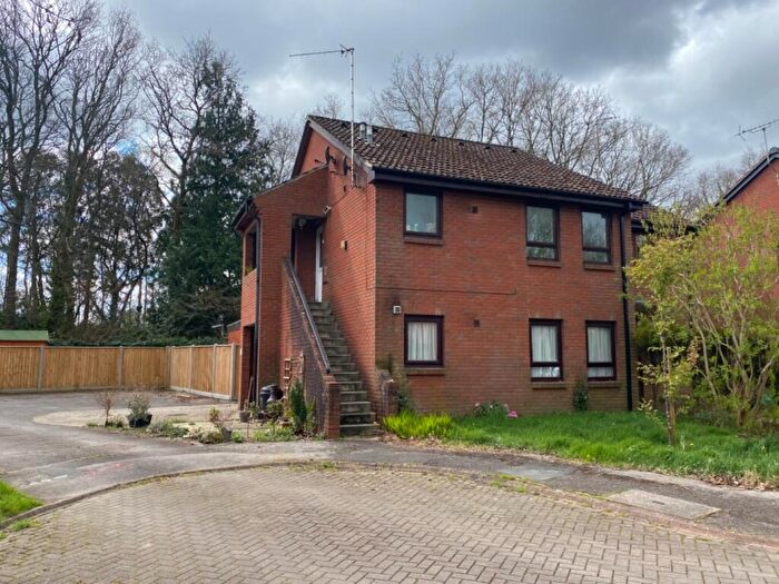 Studio To Rent In Cygnus Gardens, Dibden, Southampton, SO45