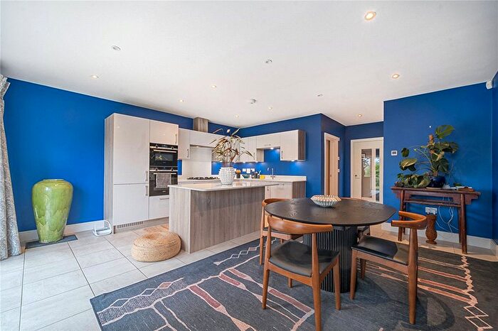 3 Bedroom Semi-detached House To Rent In Pavilion Place, East Molesey, KT8