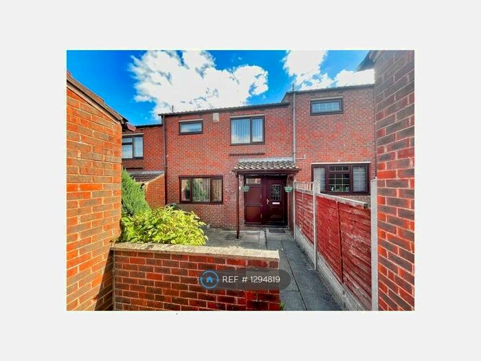 3 Bedroom Semi-Detached House To Rent In Walbrook Avenue, Springfield, Milton Keynes, MK6