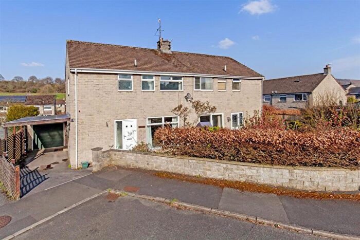 3 Bedroom Semi-Detached House For Sale In Lowside Close, Calver, Hope Valley, S32