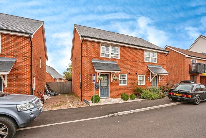 3 Bedroom Semi-Detached House For Sale In Bazeley Road, Waterlooville, Hampshire, PO7